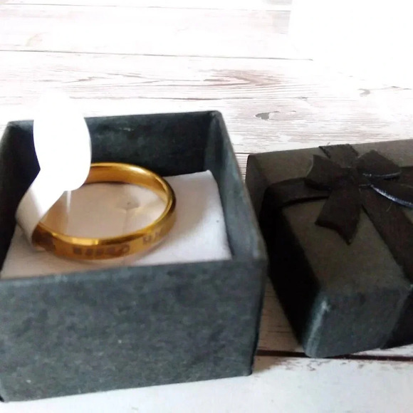 His Queen Gold Tone Stainless Steel Band - Size 11 - Picture 5 of 6